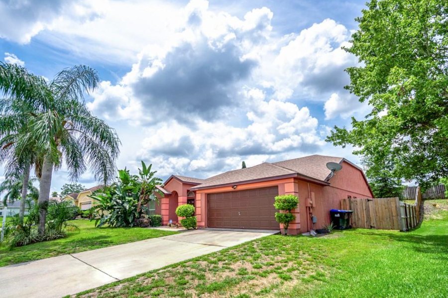 7012 Coral Cove Dr, Orlando FL, MLS O5800046, sold in 1 day, listing photo by Danny Nguyen