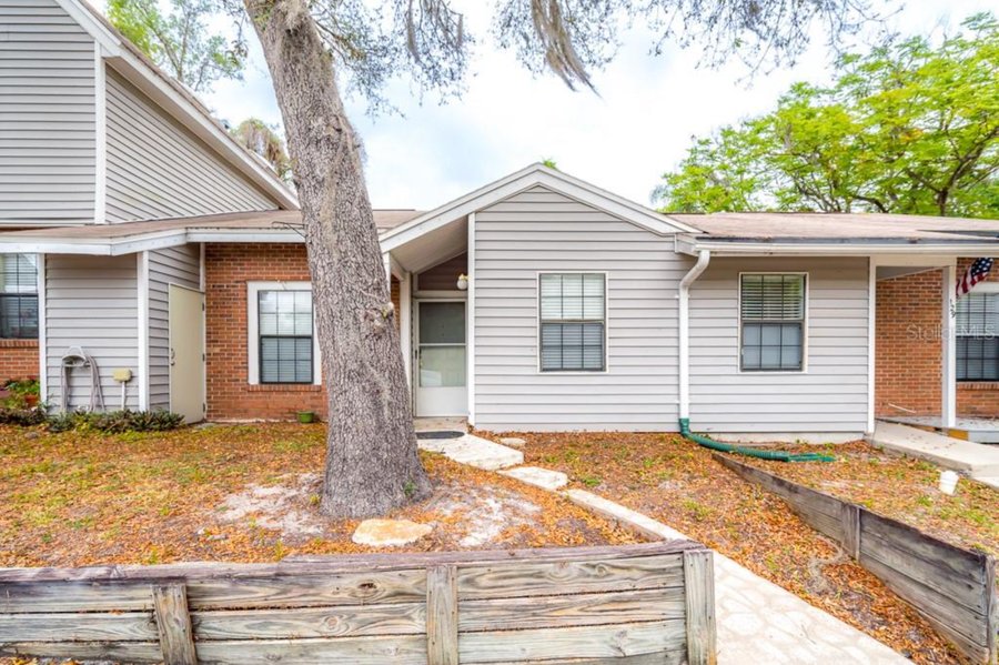 127 Hidden Arbor Ct, Sanford FL, MLS O5774185, sold in 21 days, listing photo by Danny Nguyen